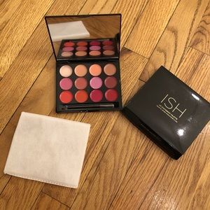 🆕 Lip statement palette